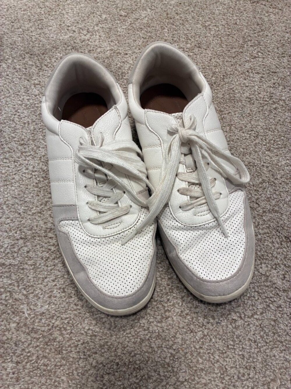 Universal Thread White Leather Retro Court Sneakers – Size 10